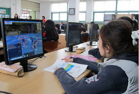 students-playing-games